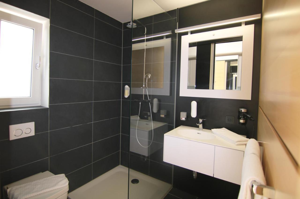 Me Hotel By Wmm Hotels Meitingen Bagian luar foto