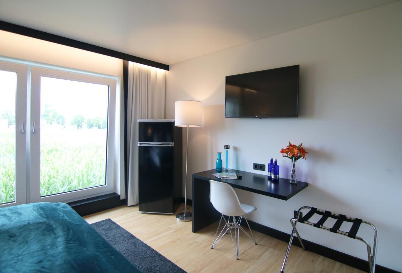 Me Hotel By Wmm Hotels Meitingen Bagian luar foto