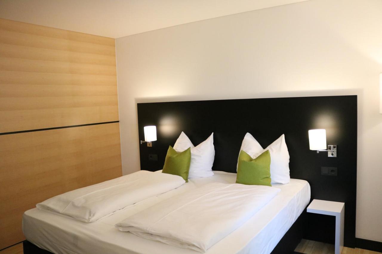 Me Hotel By Wmm Hotels Meitingen Bagian luar foto