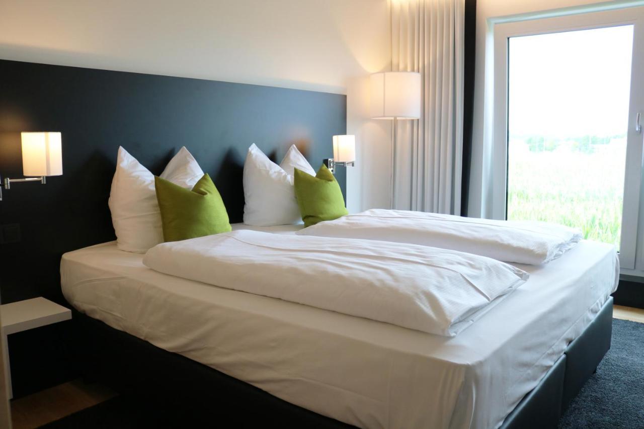 Me Hotel By Wmm Hotels Meitingen Bagian luar foto